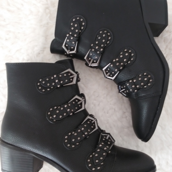 Catherine Malandrino Shoes - CATHERINE MALANDRINO BLACK BOOTIES